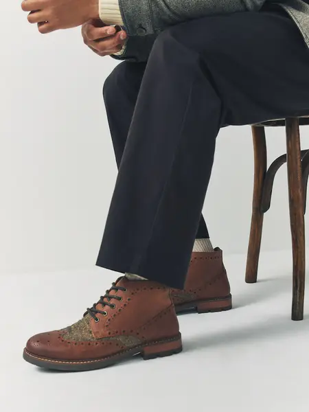 Tan Brown Heritage Brogue Boots