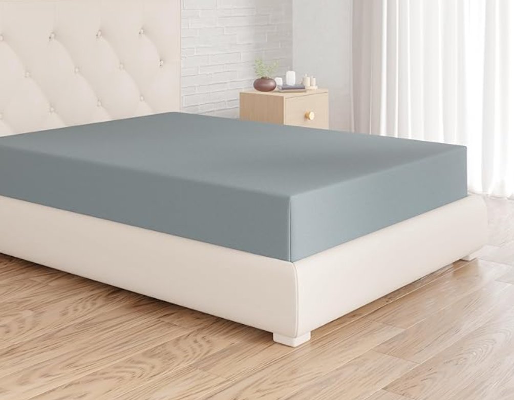 Amazon Basics Bedding Soft Microfibre Fitted Sheet with 12 inch (30 cm) Deep Pocket, 160 x 200 cm, Spa Blue