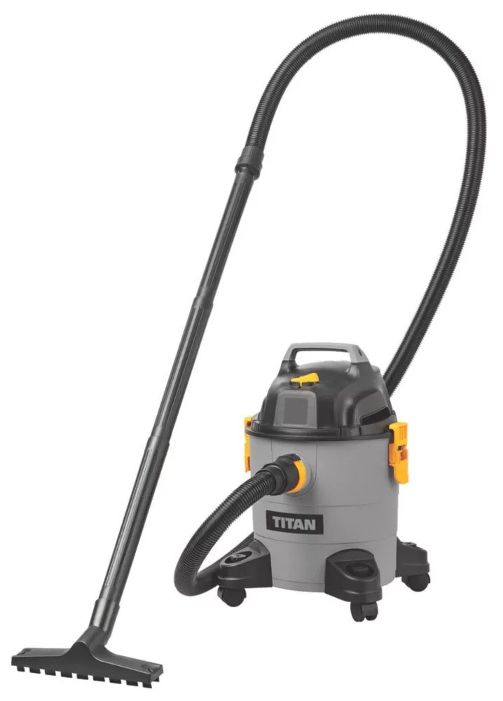 Titan TTB774VAC 1300W 16 Ltr Wet & Dry Vacuum - free c+c